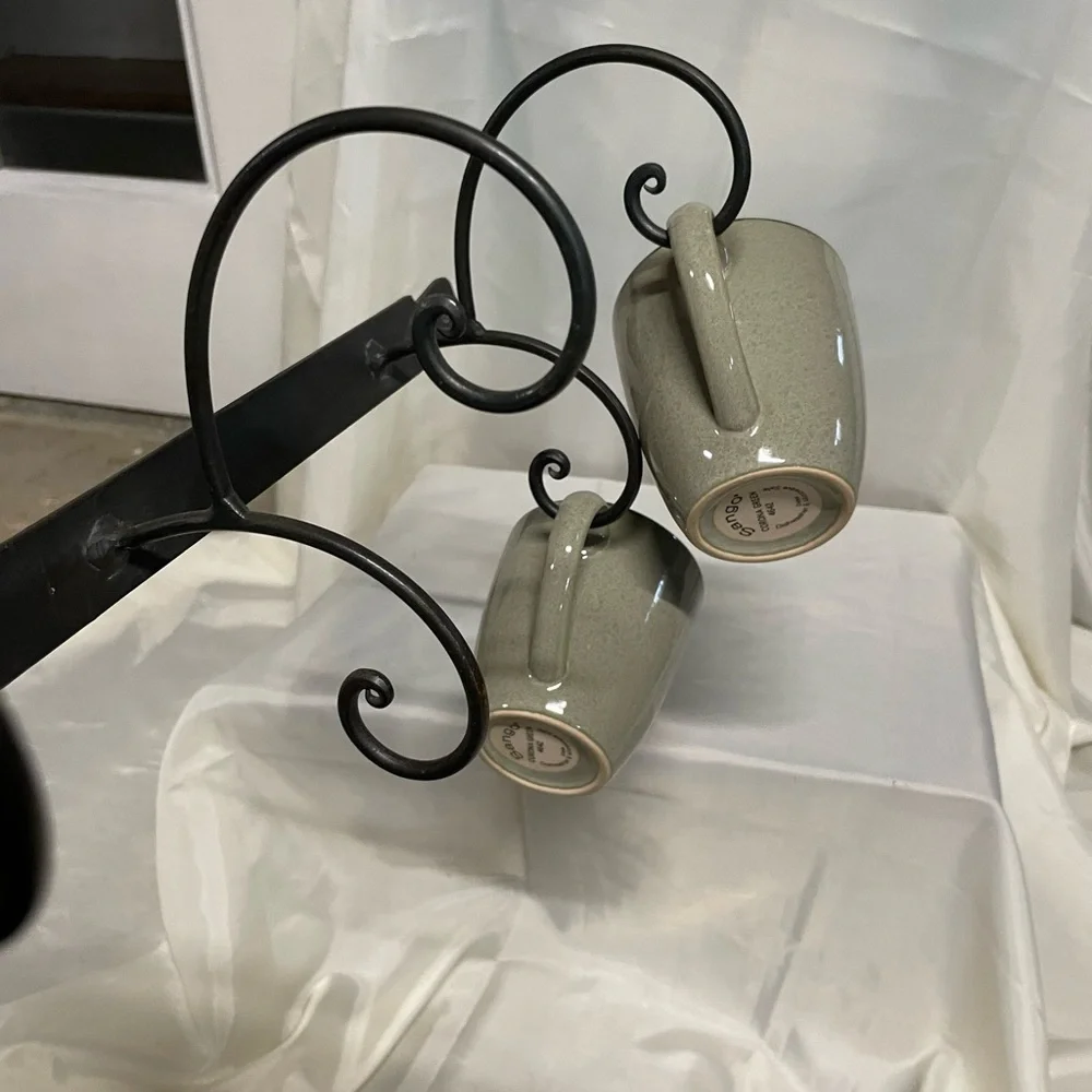 Metal Scroll Wall Hook Rack - Black
